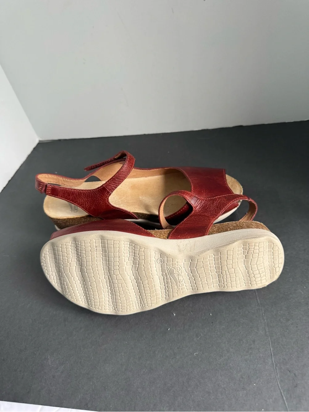 Dansko Marcy Wedge Sandals in red waxy leather. Size EU 39